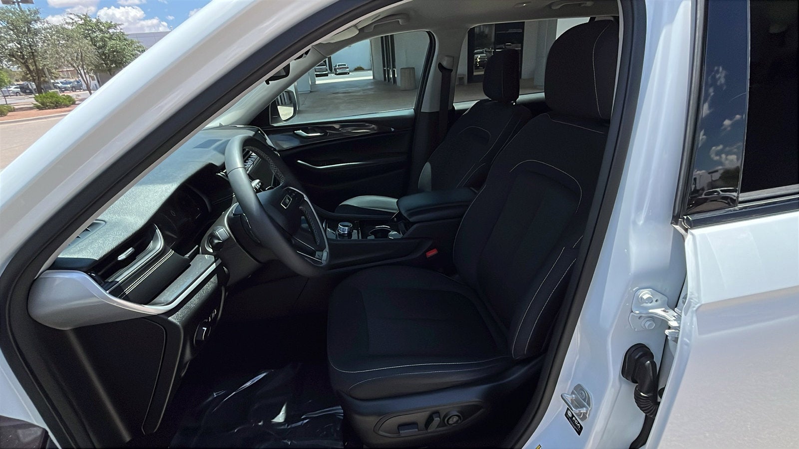 2023 Jeep Grand Cherokee L Laredo 4x4