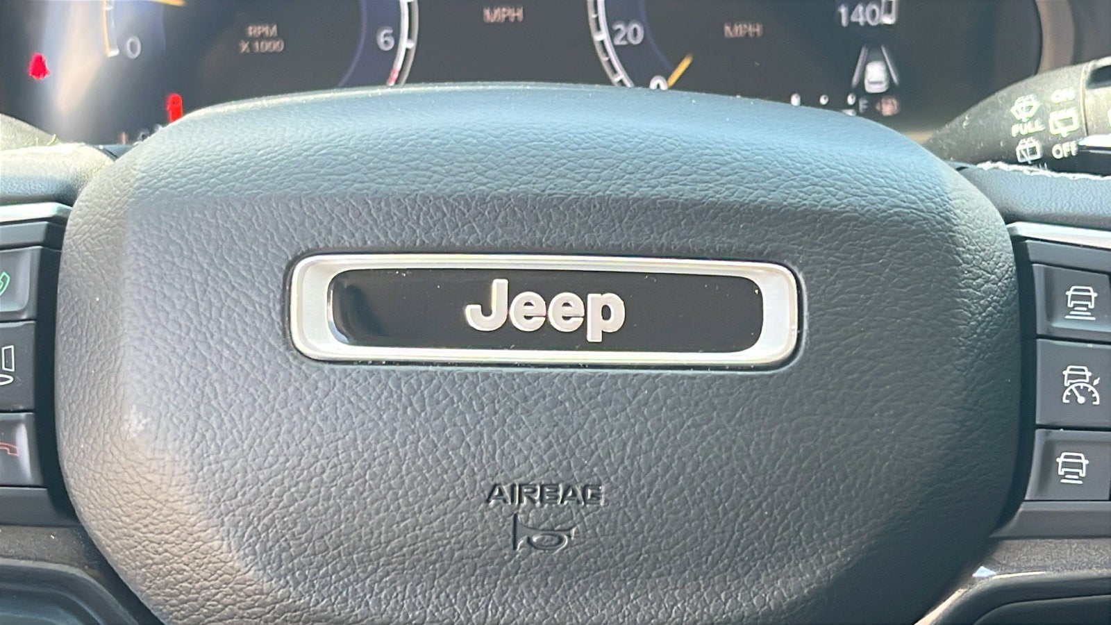 2023 Jeep Grand Cherokee L Laredo 4x4