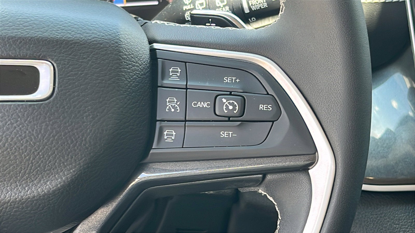 2023 Jeep Grand Cherokee L Laredo 4x4