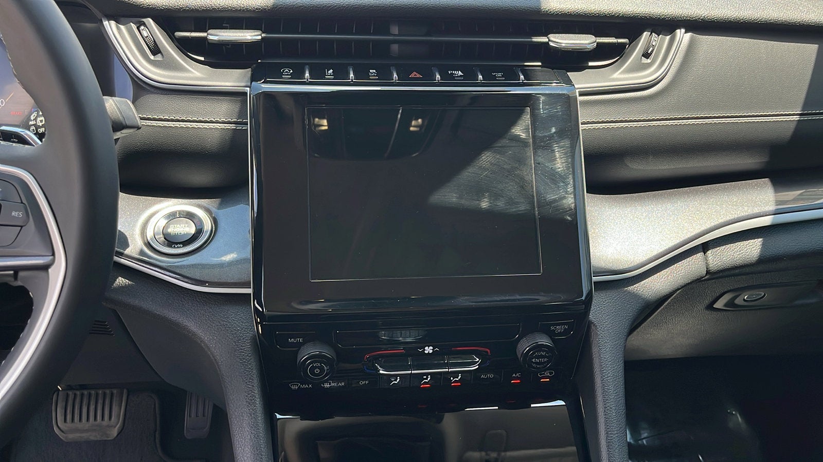 2023 Jeep Grand Cherokee L Laredo 4x4
