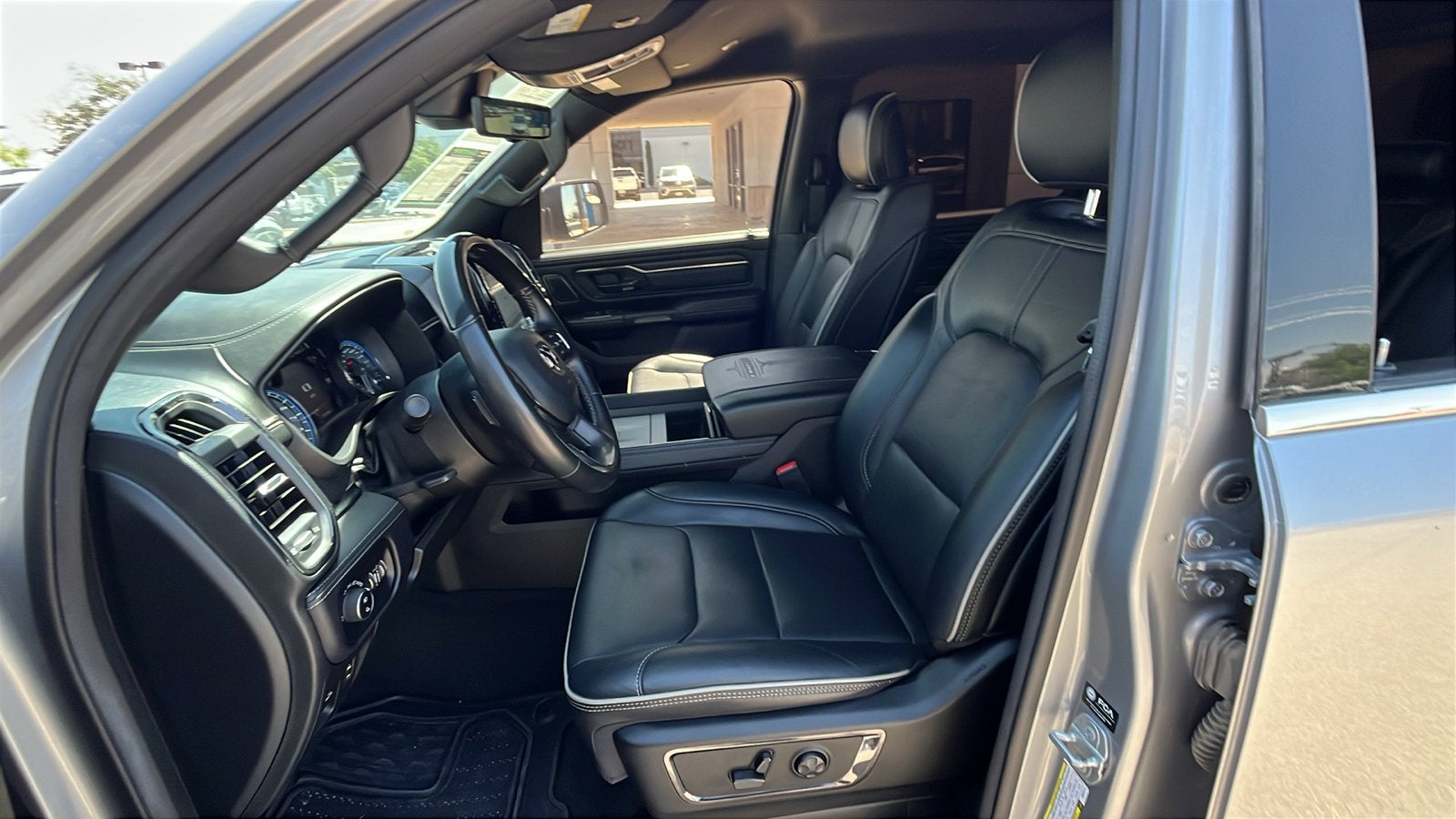 2022 RAM 1500 Limited Crew Cab 4x4 5'7" Box