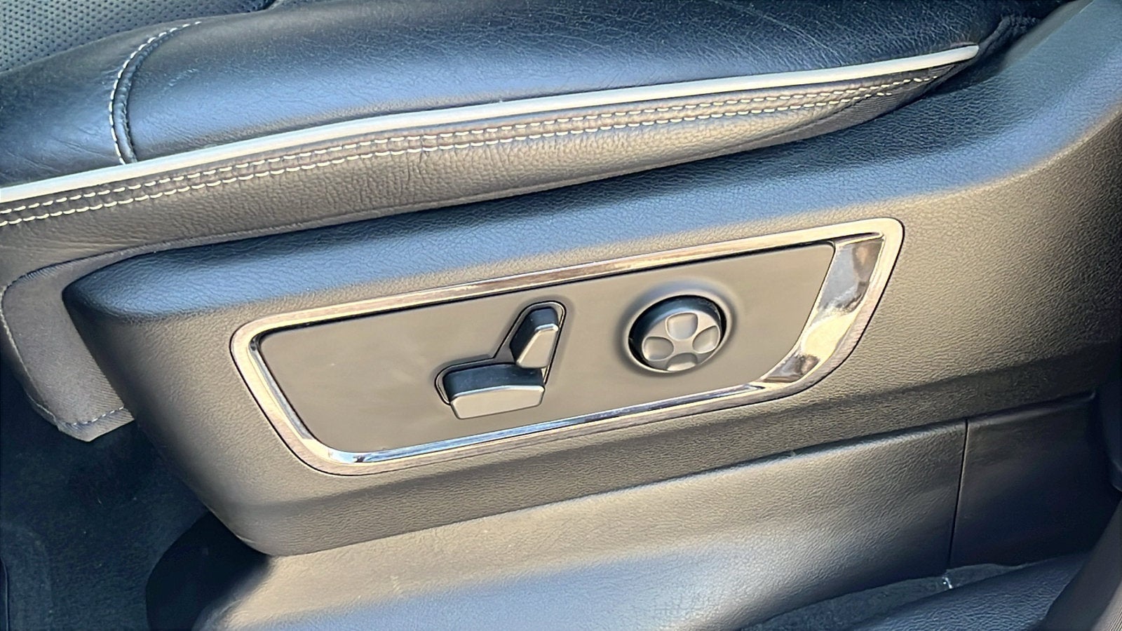 2022 RAM 1500 Limited Crew Cab 4x4 5'7" Box