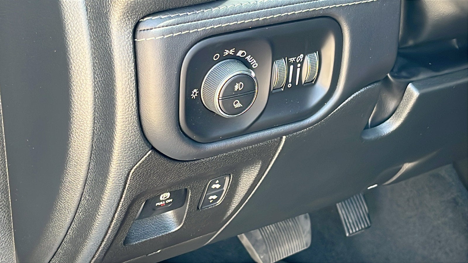 2022 RAM 1500 Limited Crew Cab 4x4 5'7" Box
