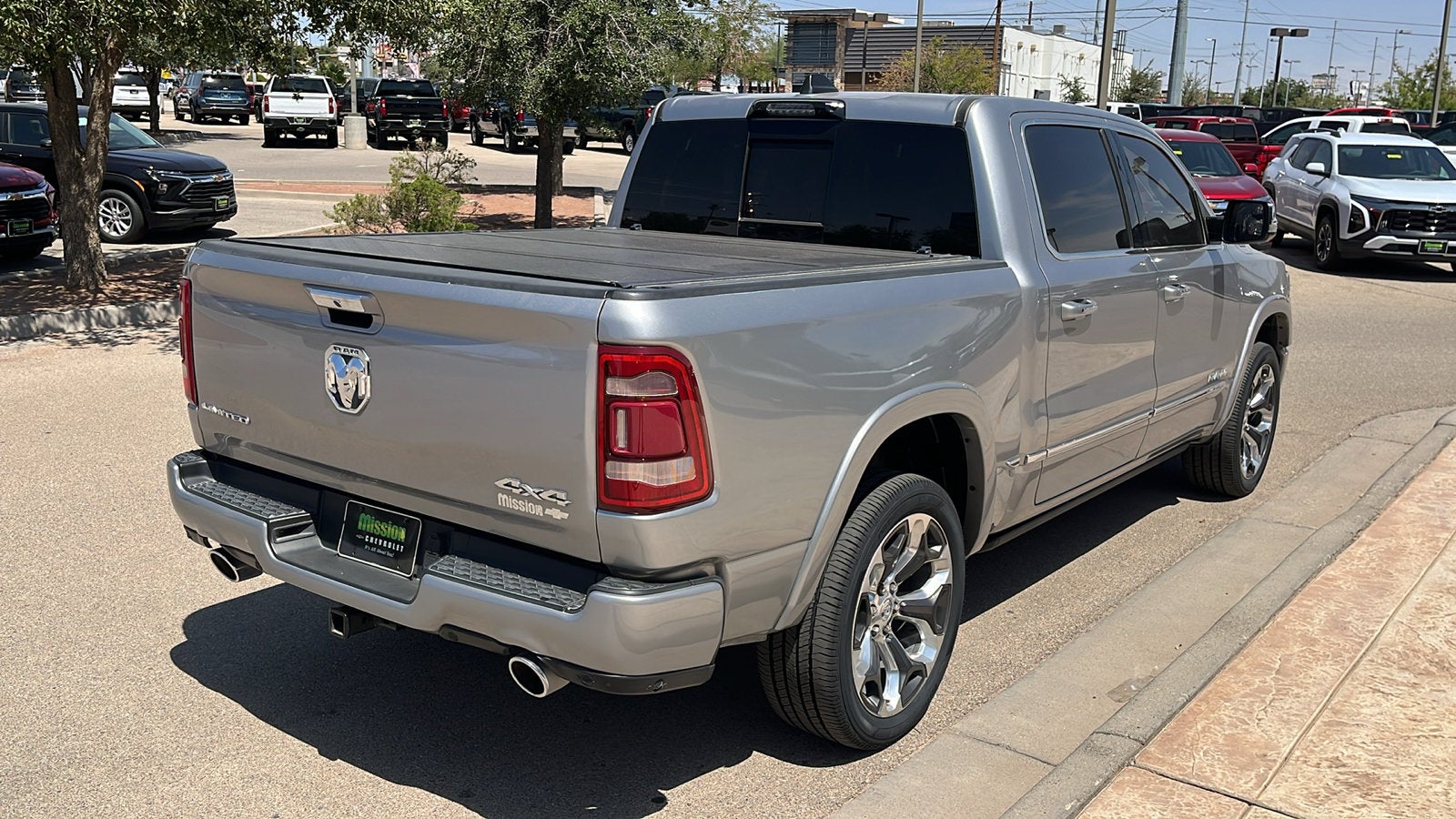 2022 RAM 1500 Limited Crew Cab 4x4 5'7" Box
