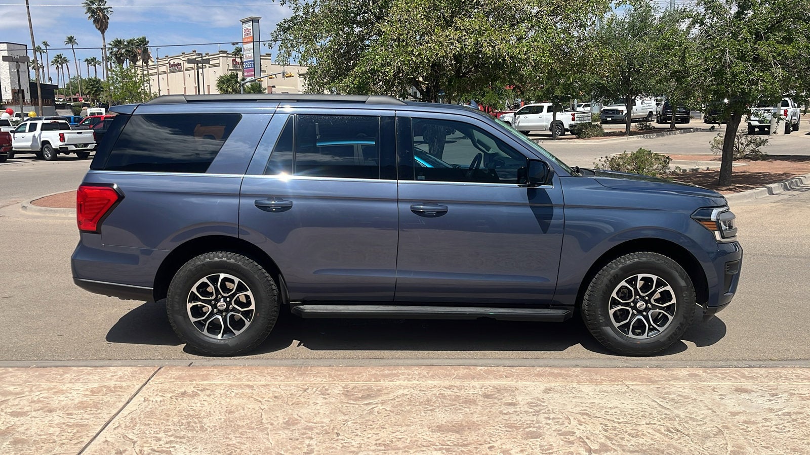 2023 Ford Expedition XLT