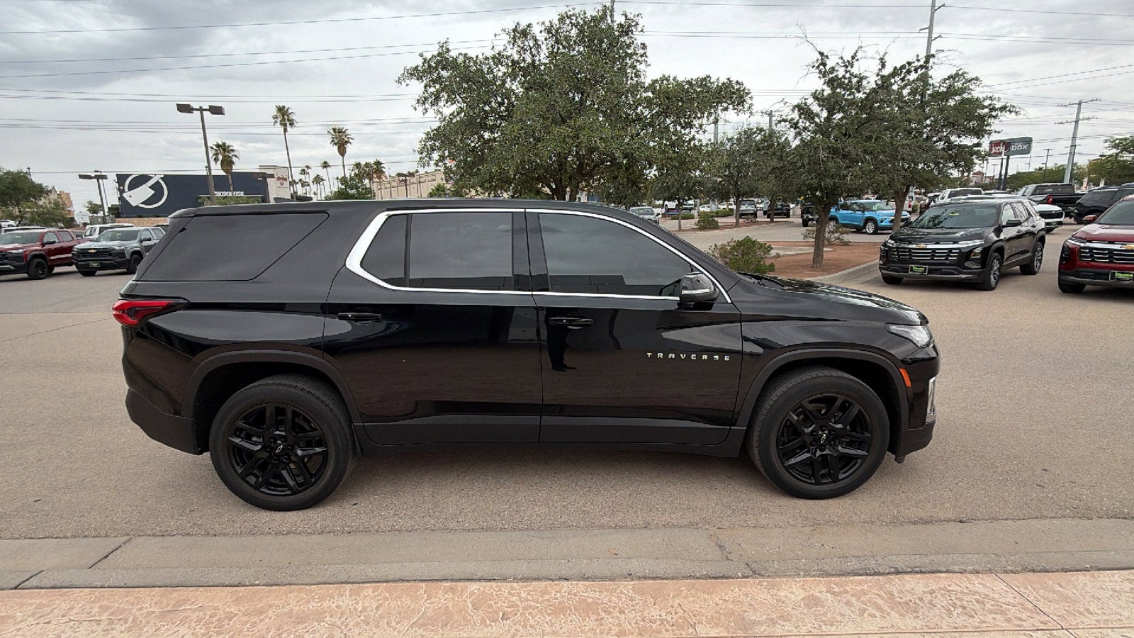 2023 Chevrolet Traverse LS