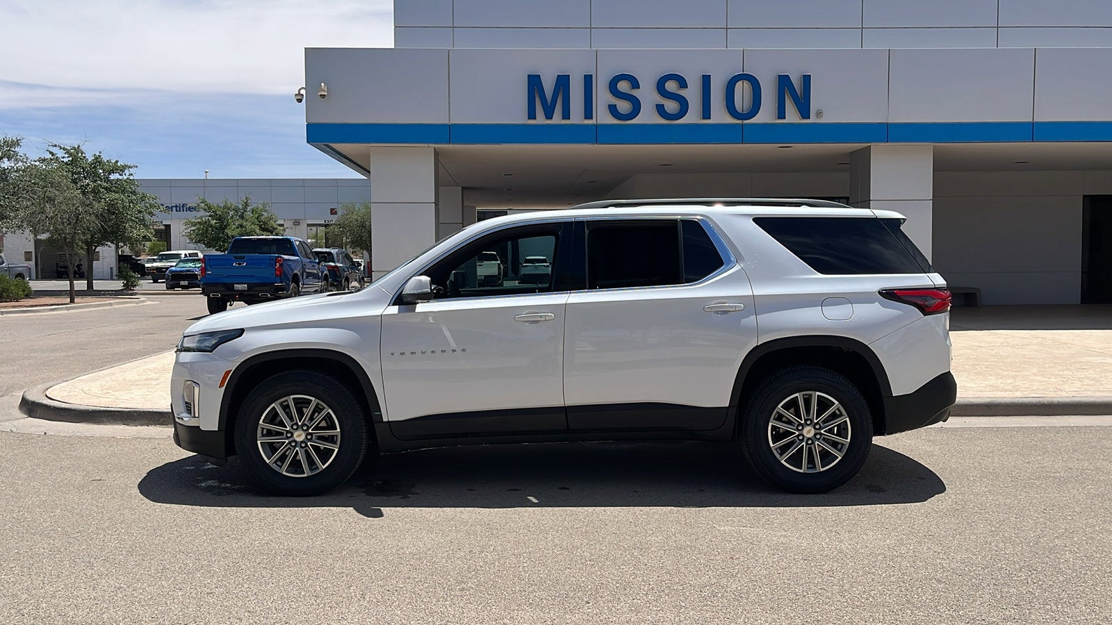 2023 Chevrolet Traverse LT Cloth