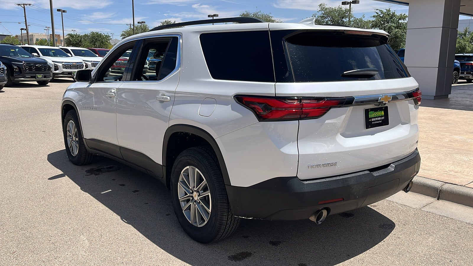 2023 Chevrolet Traverse LT Cloth