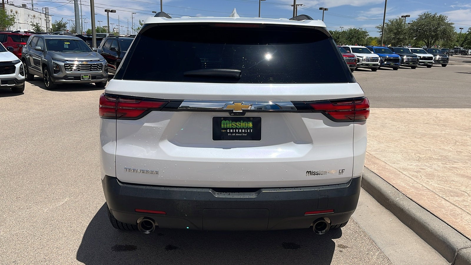 2023 Chevrolet Traverse LT Cloth