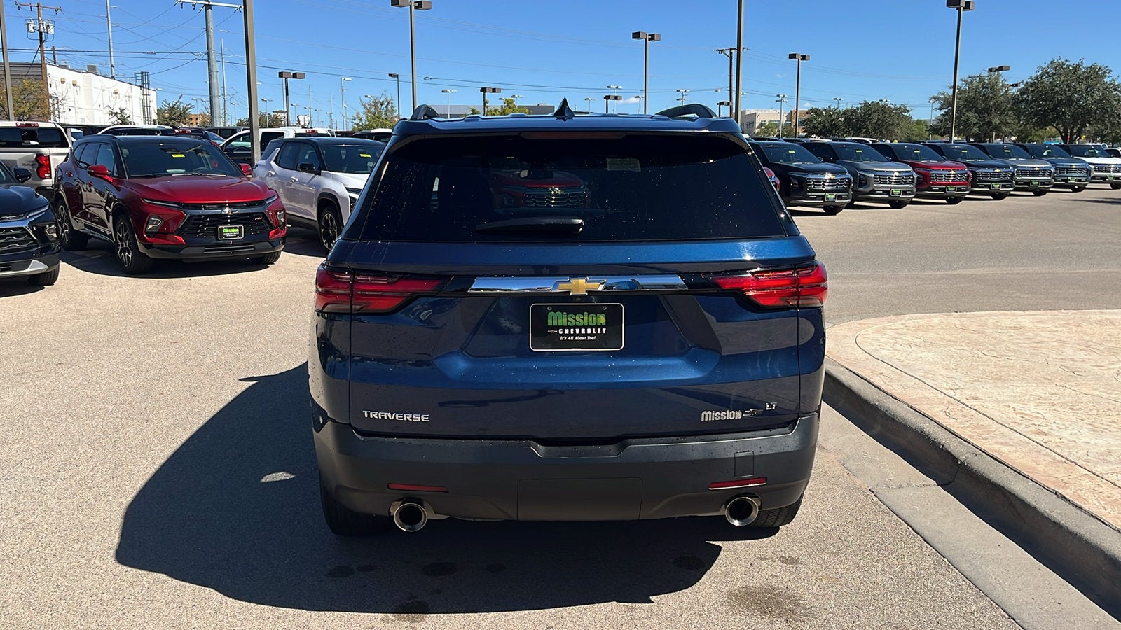 2023 Chevrolet Traverse LT Cloth