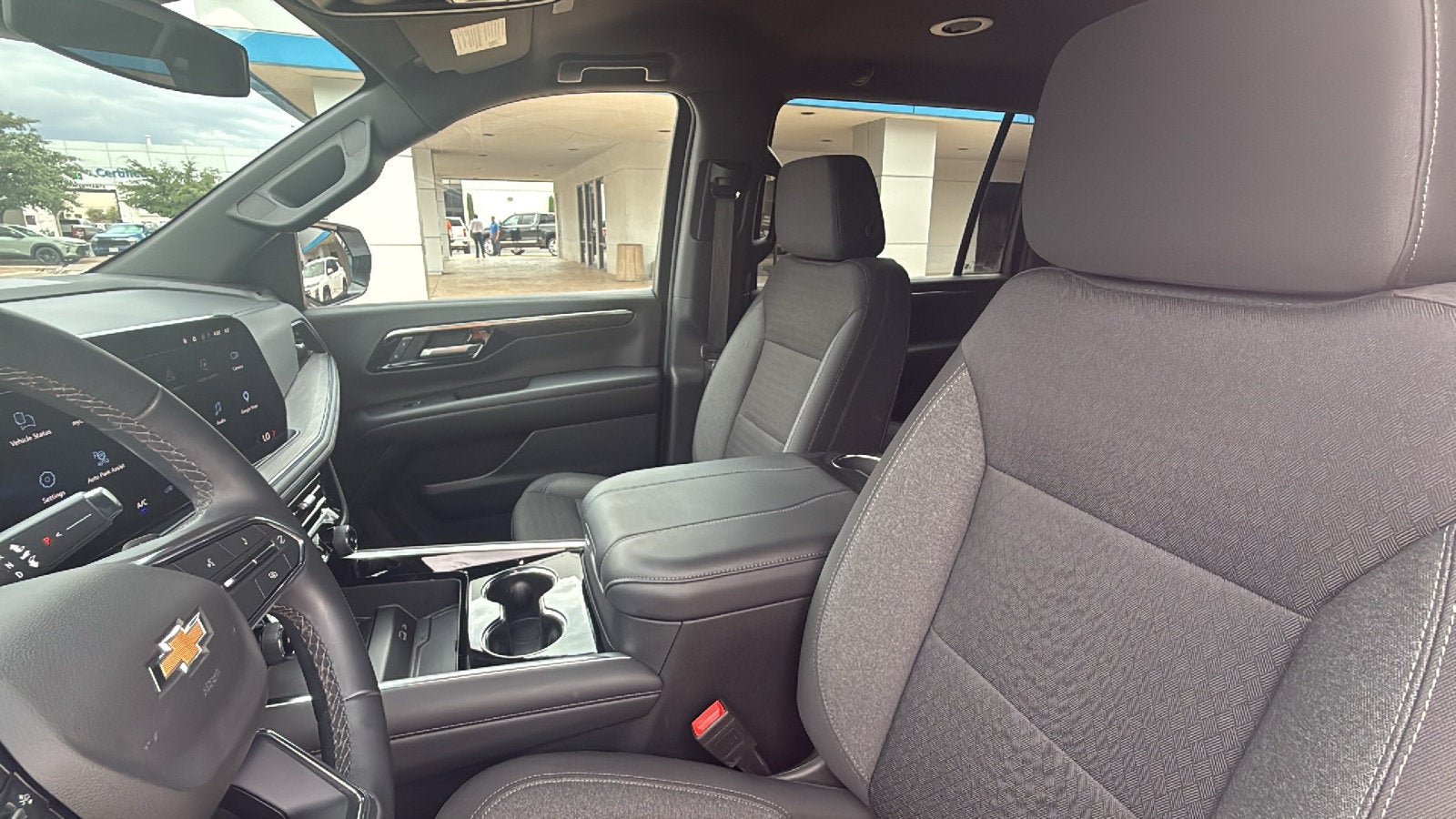 2025 Chevrolet Suburban LS
