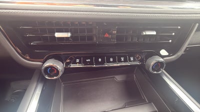 2025 Chevrolet Suburban LS