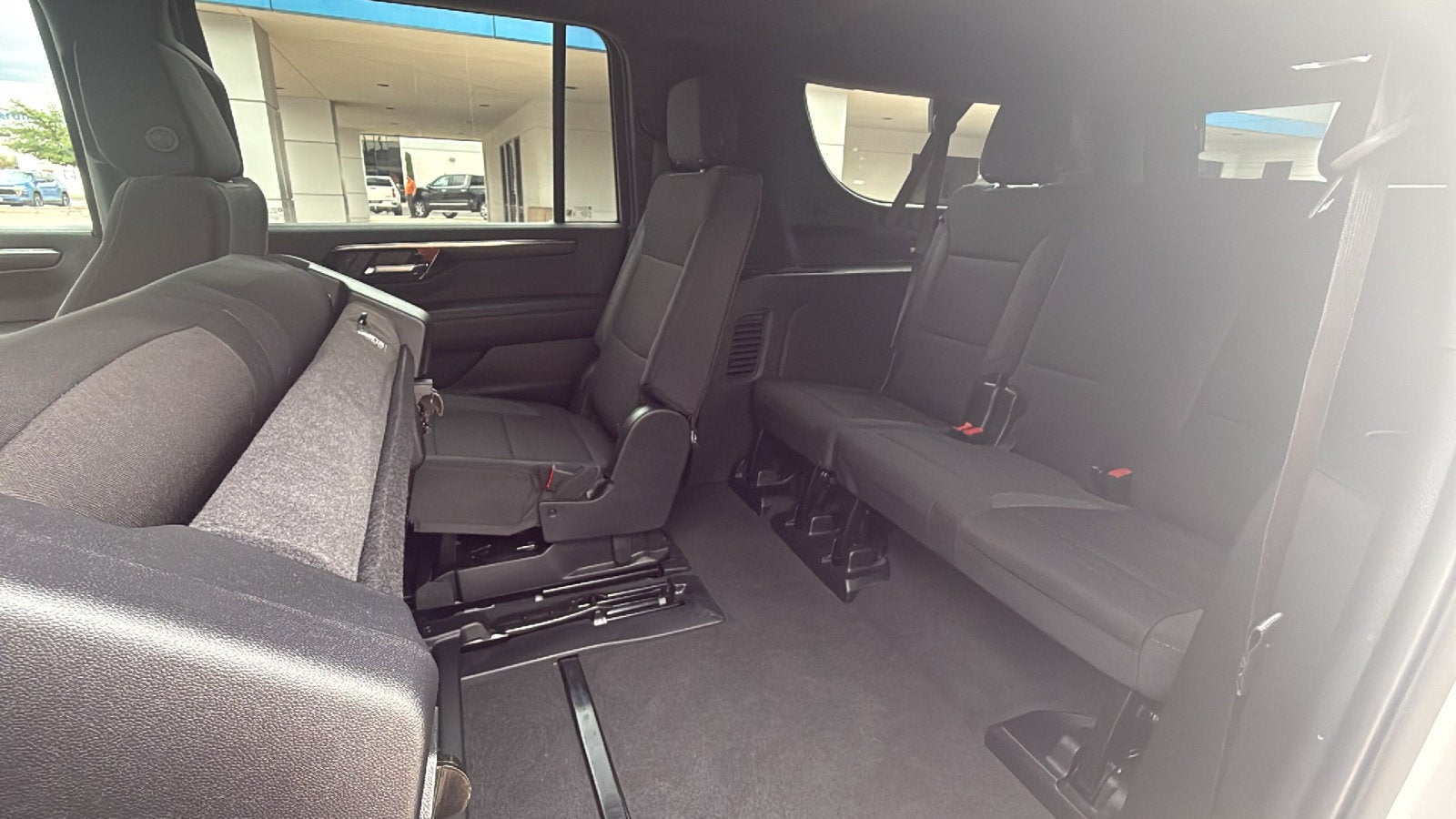 2025 Chevrolet Suburban LS