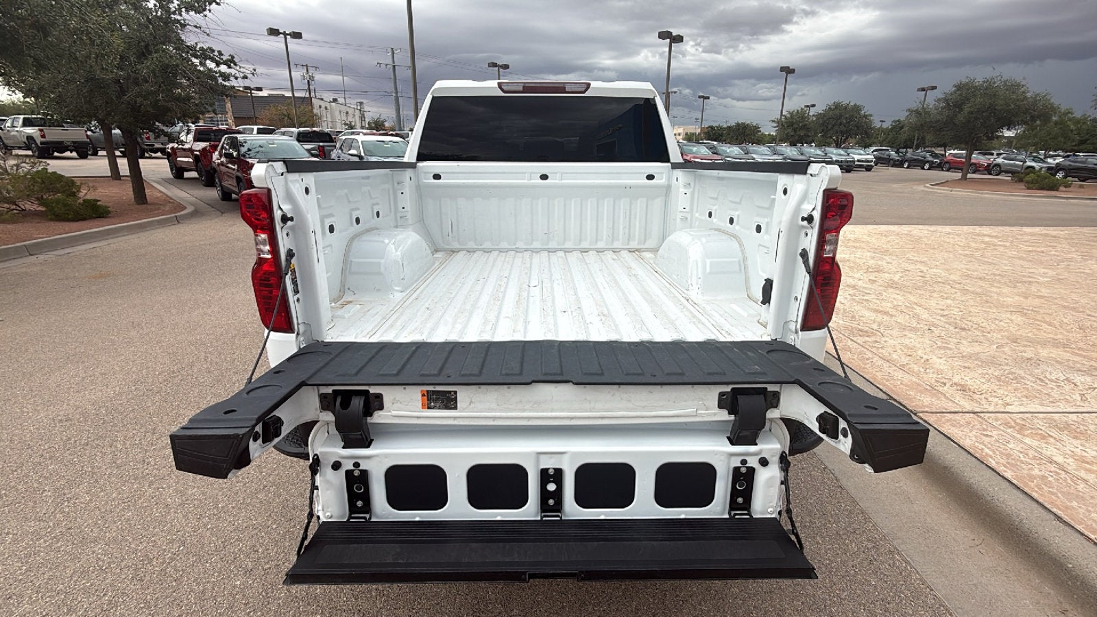2025 Chevrolet Suburban LS