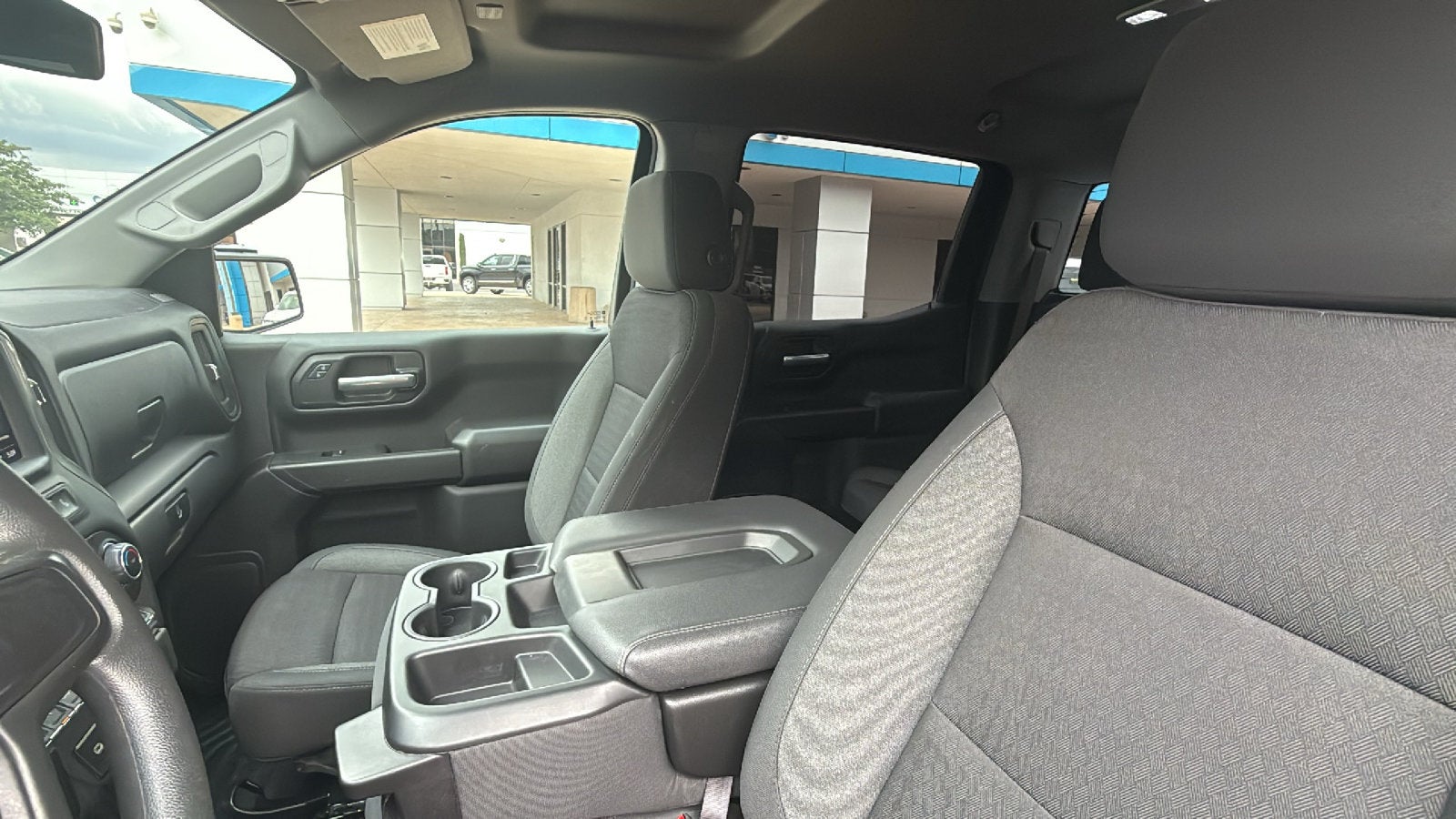 2025 Chevrolet Suburban LS