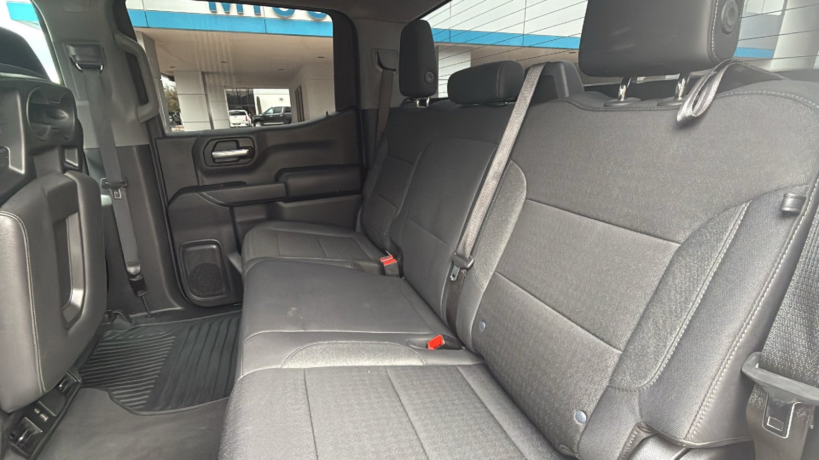 2025 Chevrolet Suburban LS