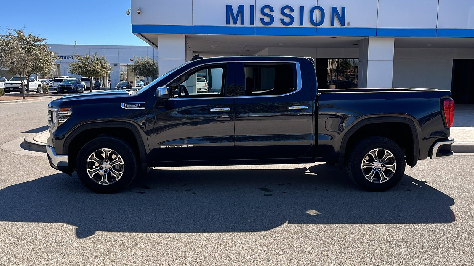 2025 GMC Sierra 1500 SLT