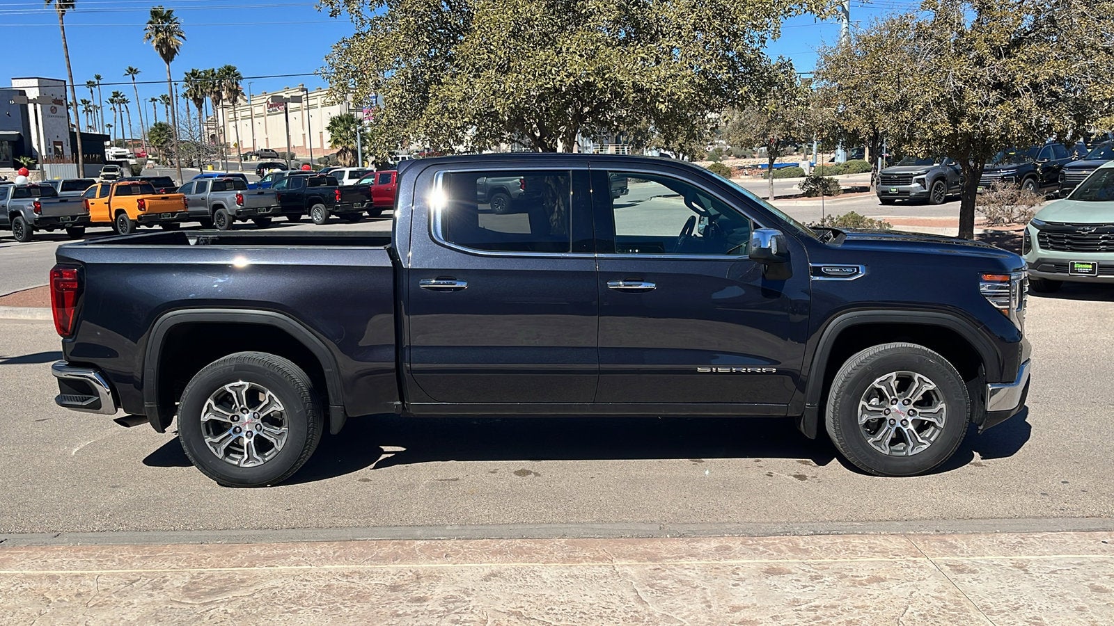 2025 GMC Sierra 1500 SLT