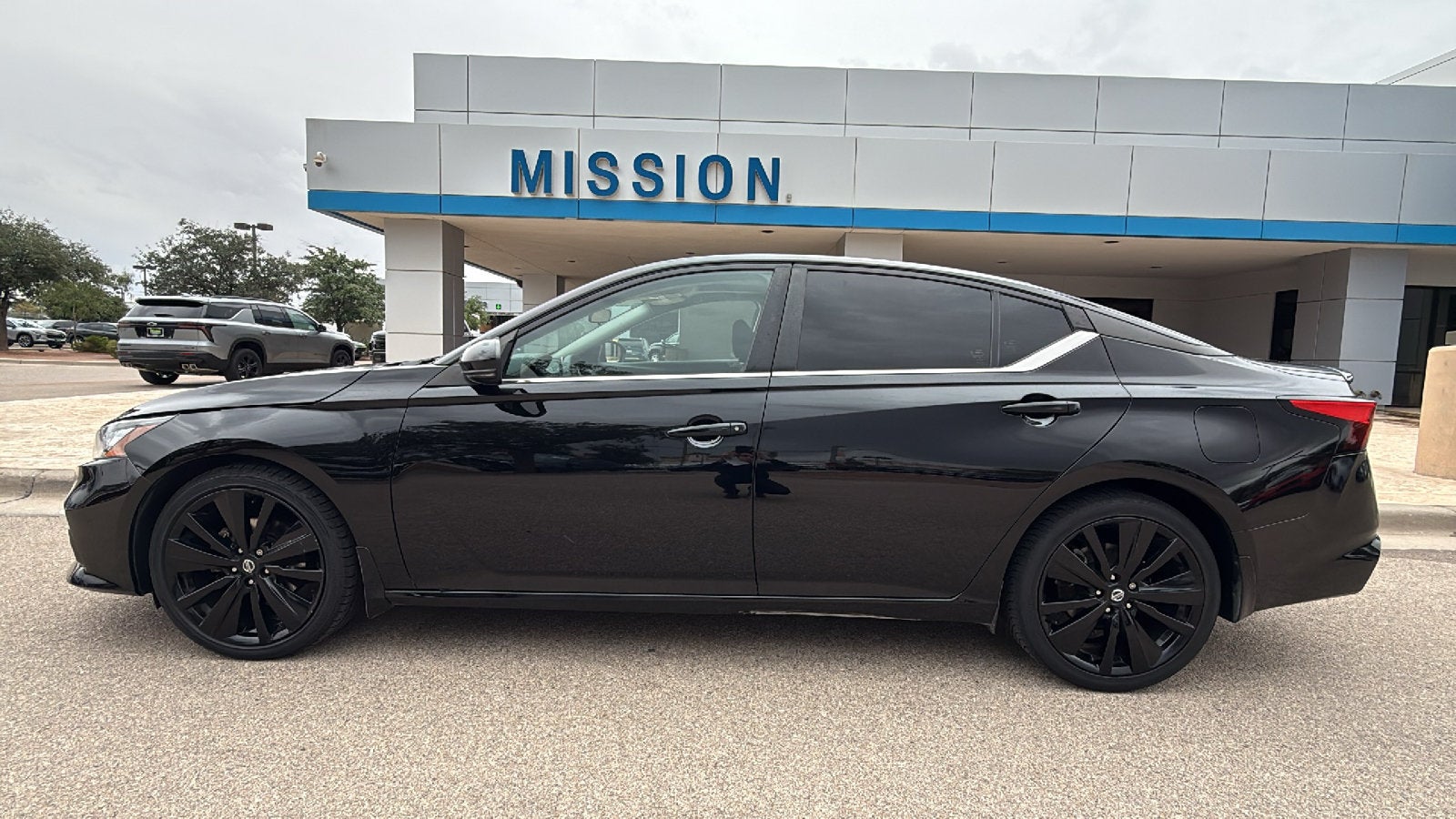 2022 Nissan Altima SR FWD