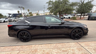2022 Nissan Altima SR FWD