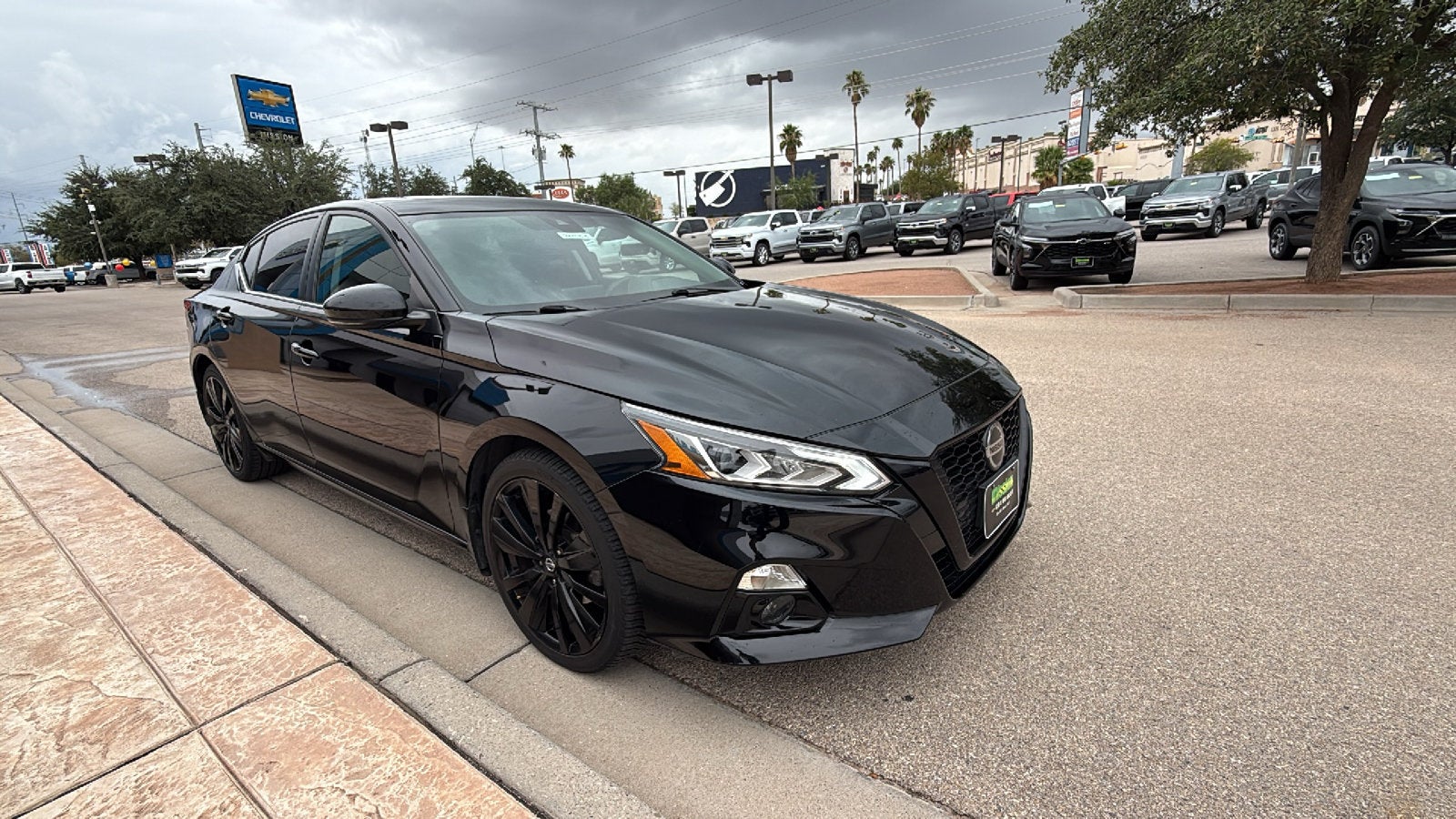 2022 Nissan Altima SR FWD
