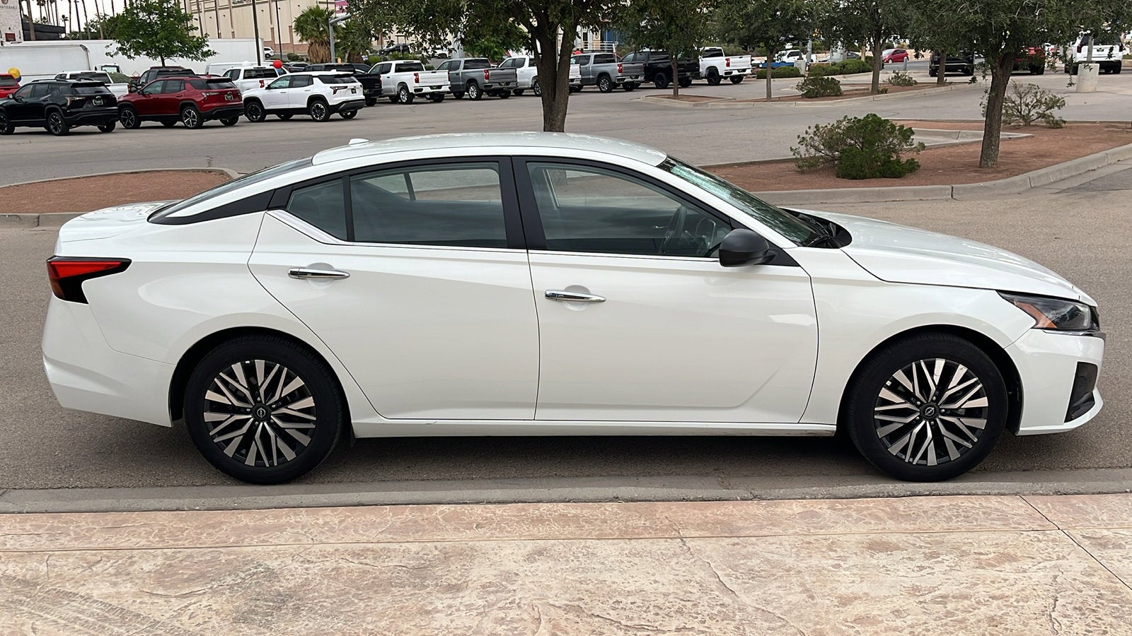 2025 Nissan Altima SV