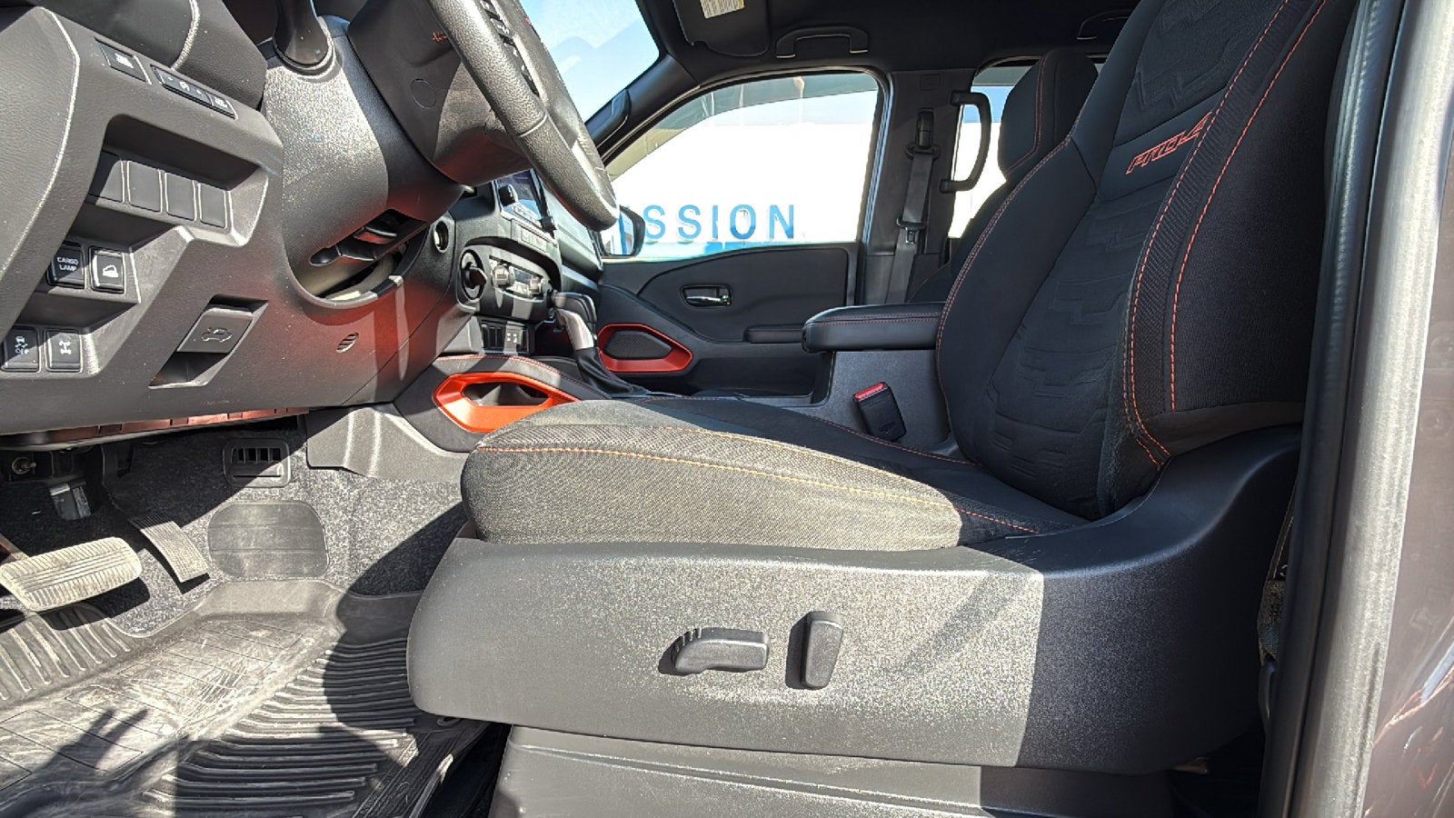 2024 Nissan Frontier Crew Cab PRO-4X 4x4