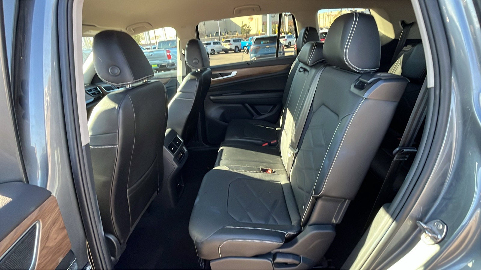 2024 Volkswagen Atlas 2.0T SE w/Technology