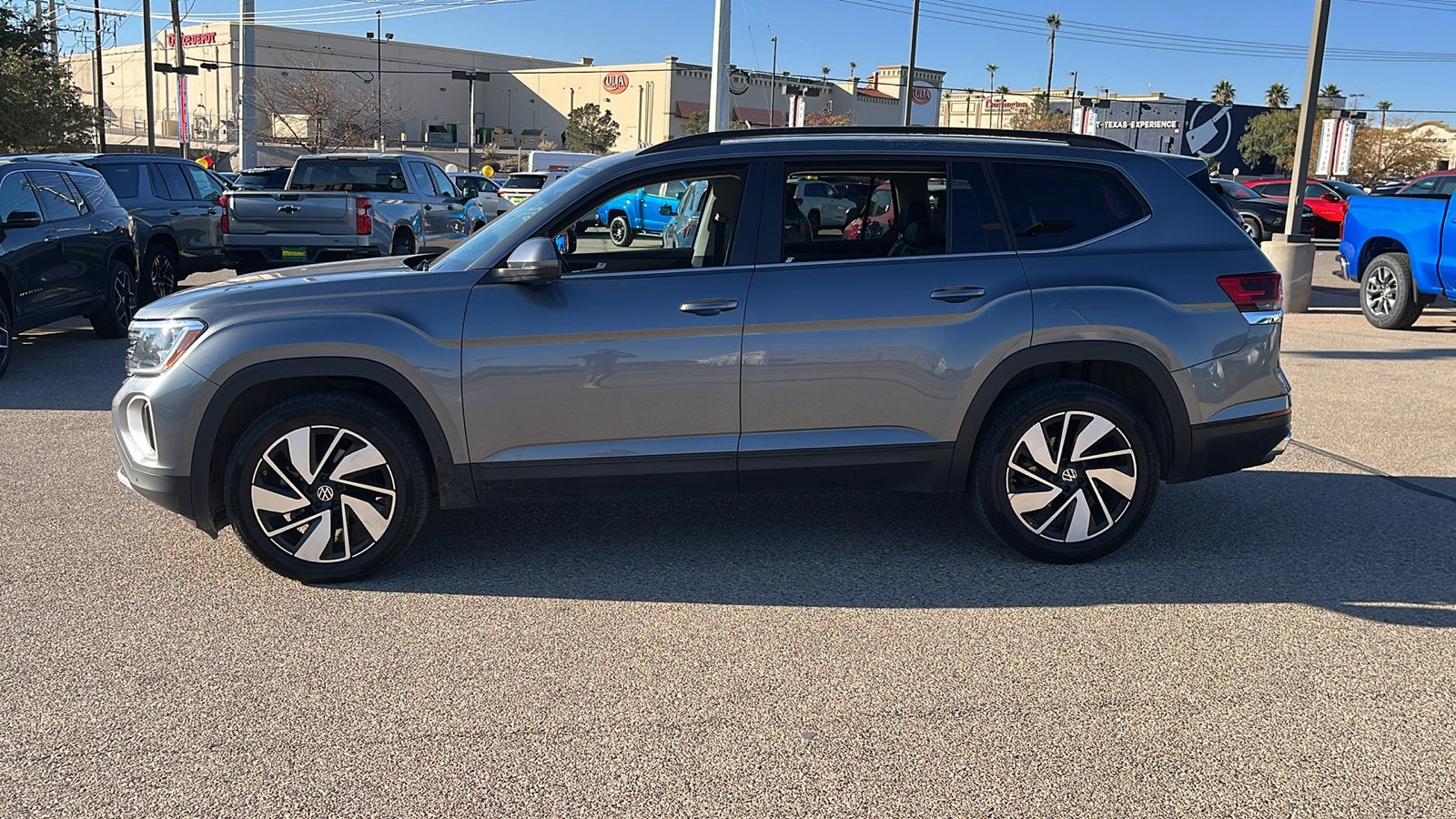 2024 Volkswagen Atlas 2.0T SE w/Technology