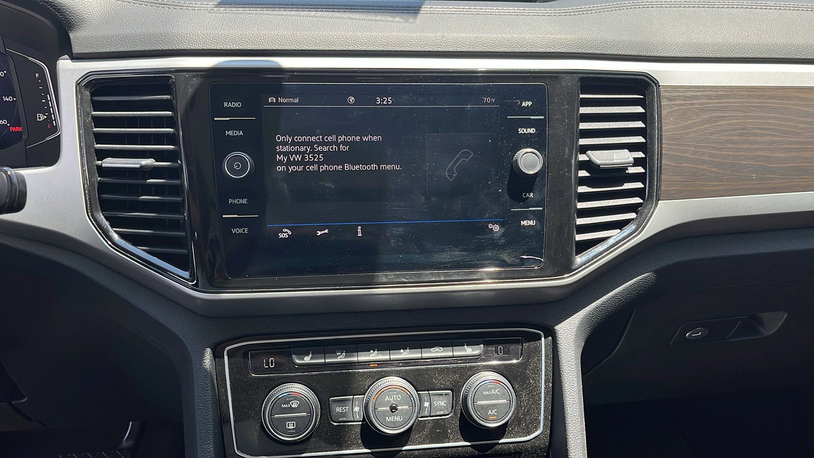 2023 Volkswagen Atlas 3.6L V6 SE w/Technology