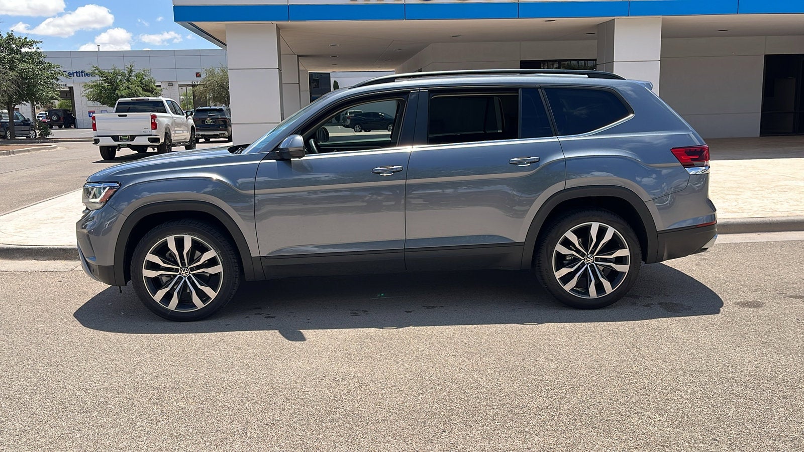 2023 Volkswagen Atlas 3.6L V6 SE w/Technology