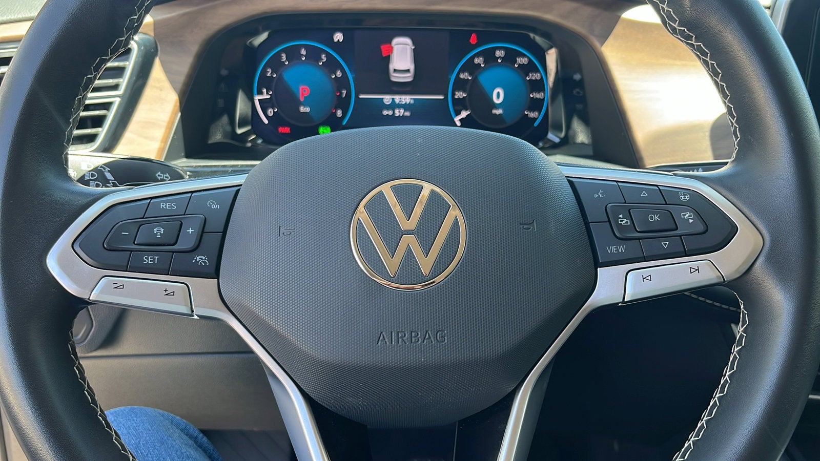 2024 Volkswagen Atlas 2.0T SE w/Technology