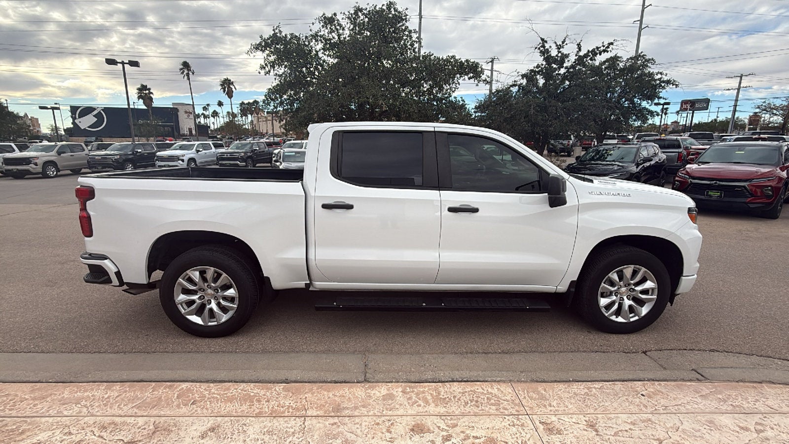 2024 Chevrolet Silverado 1500 Custom