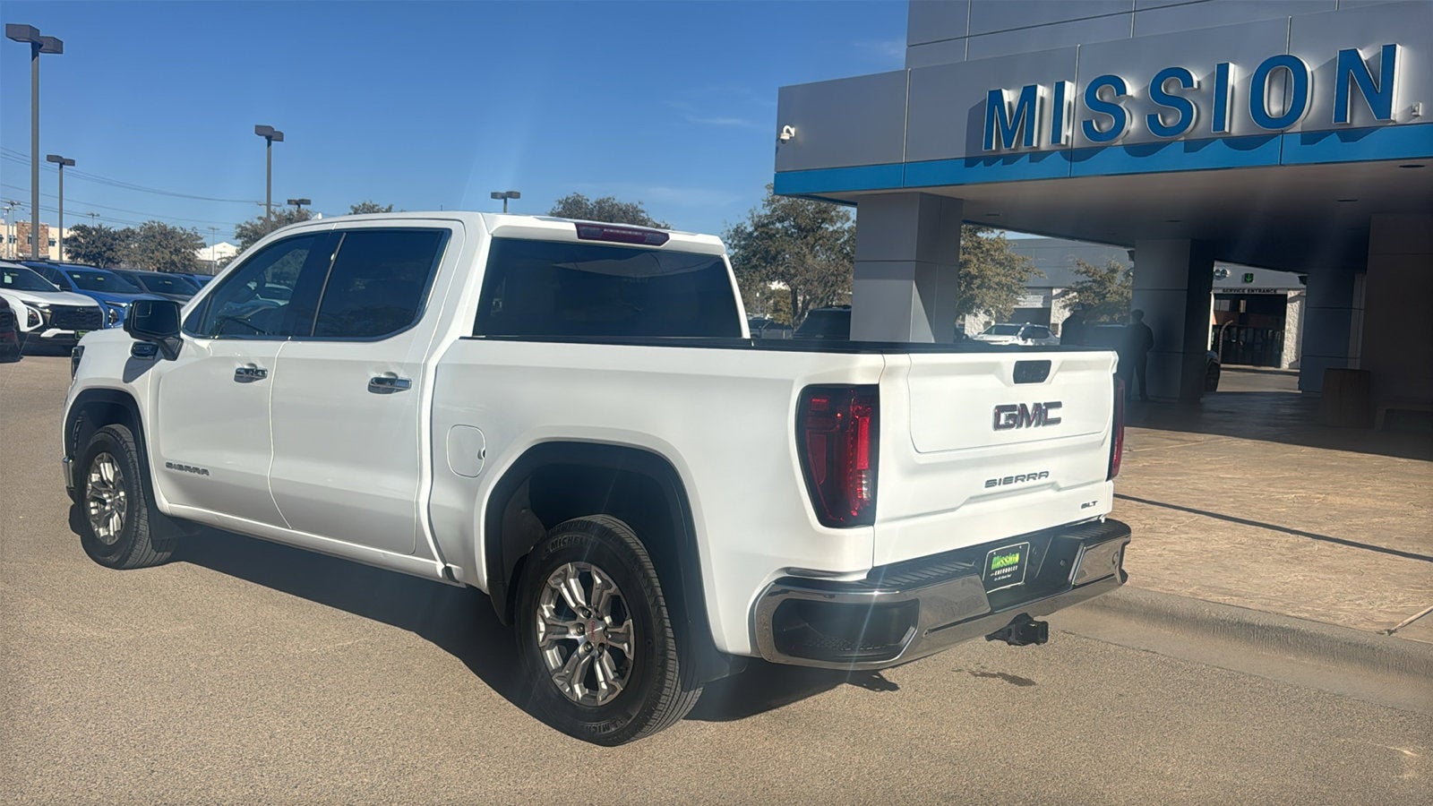 2025 GMC Sierra 1500 SLT