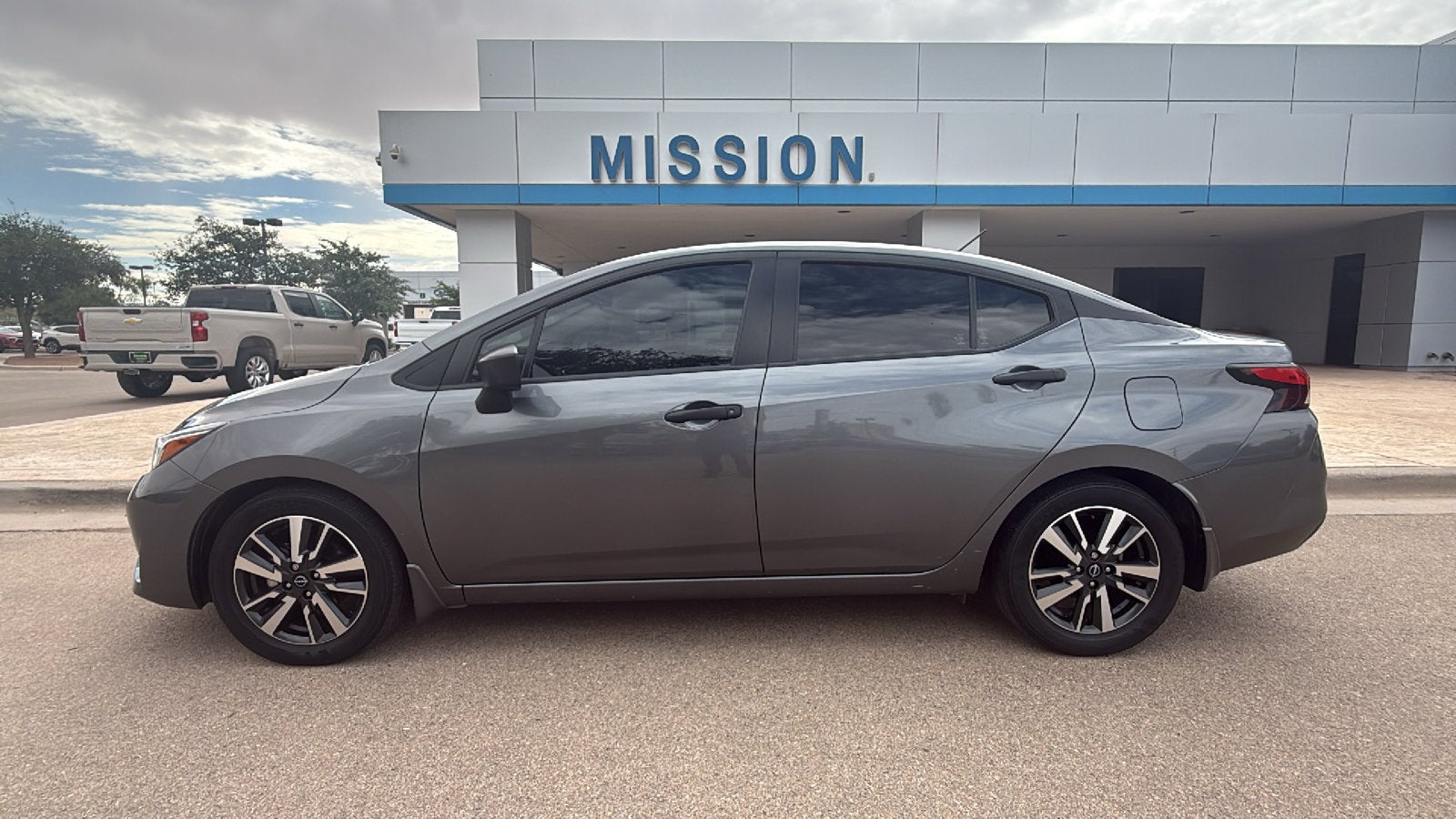 2024 Nissan Versa 1.6 S