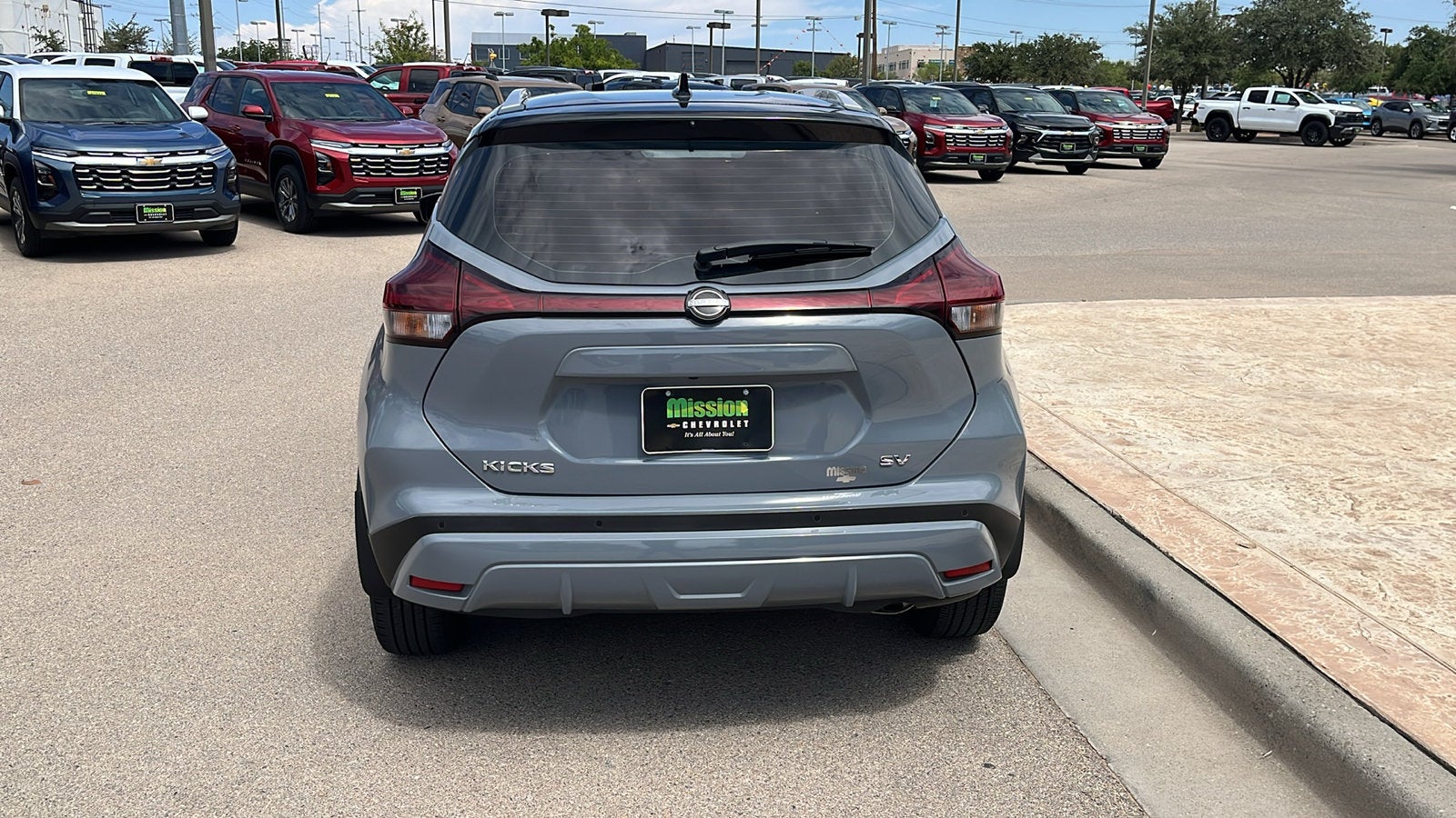 2024 Nissan Kicks SV Xtronic CVT