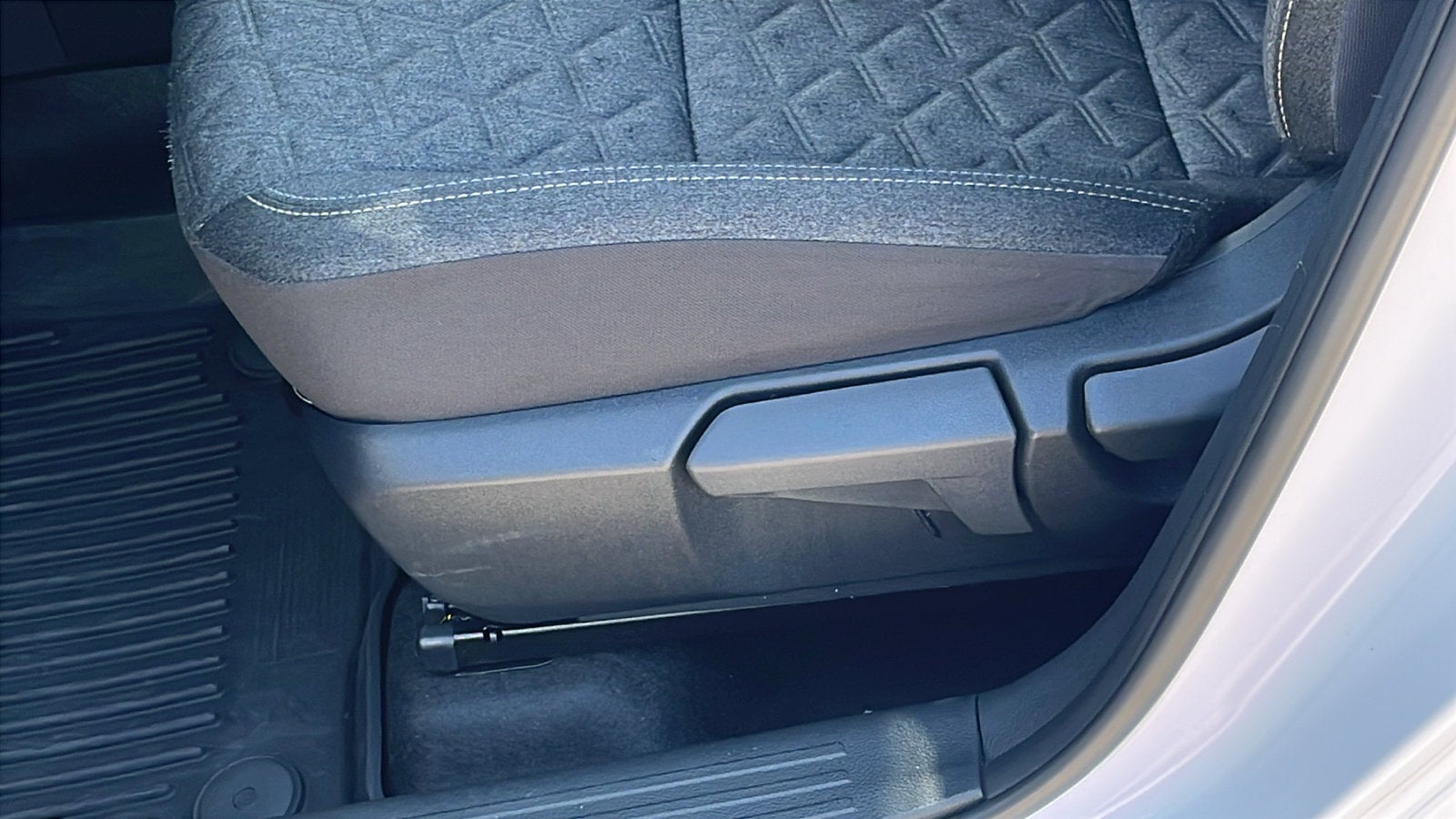 2025 Nissan Kicks SV Intelligent AWD