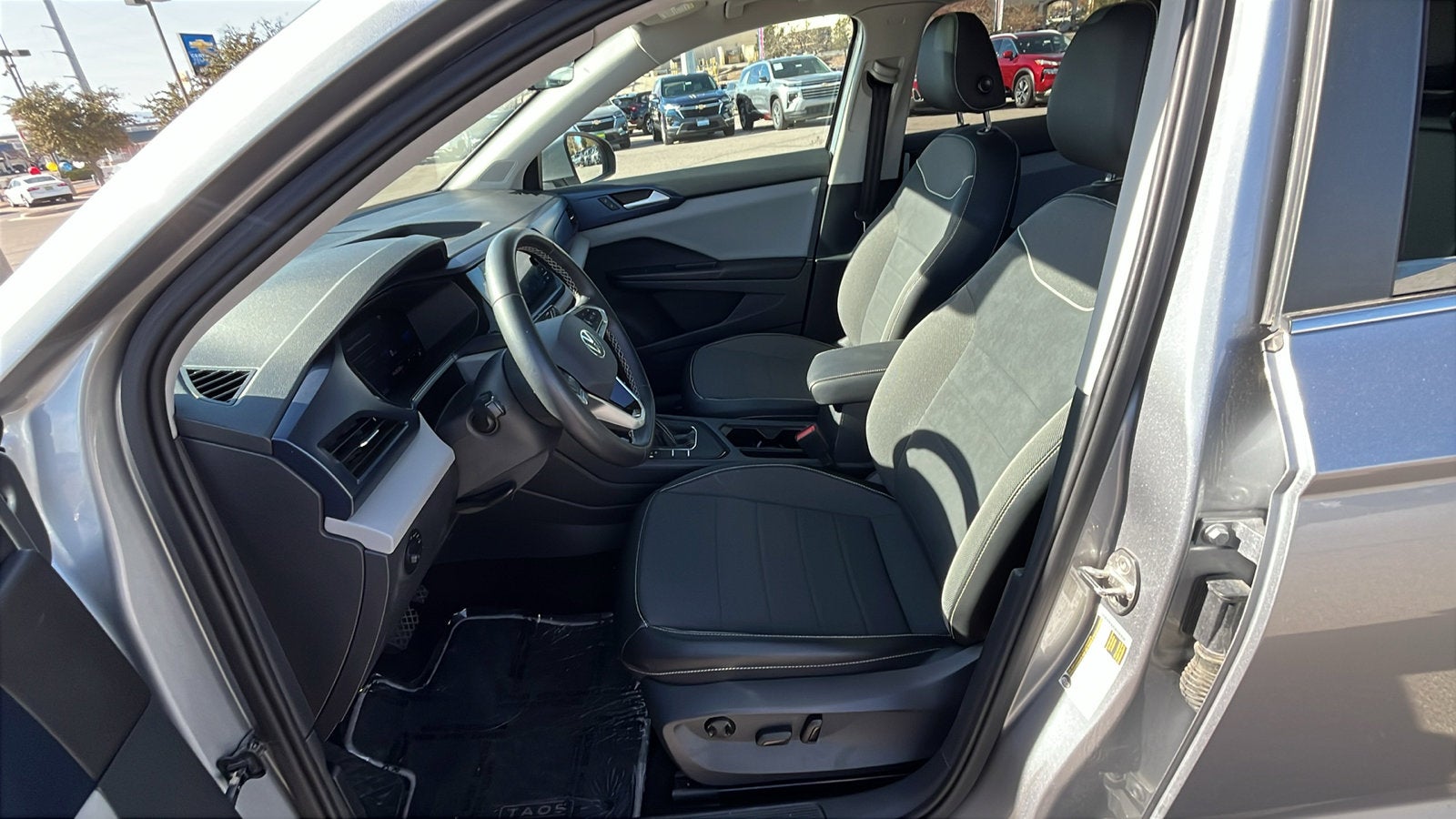 2023 Volkswagen Taos SE