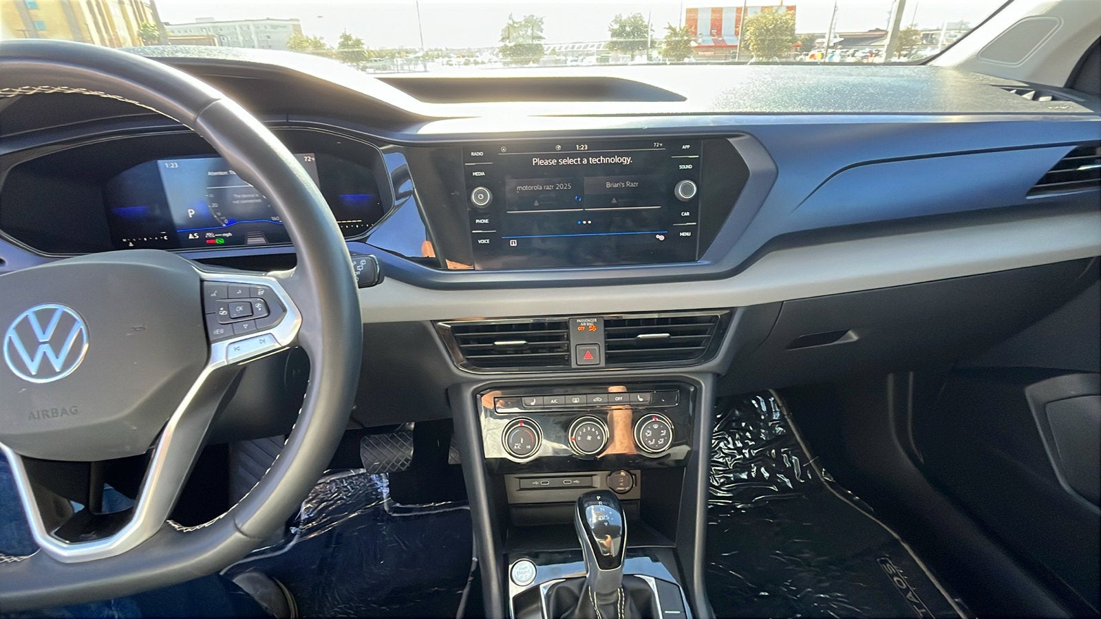 2023 Volkswagen Taos SE