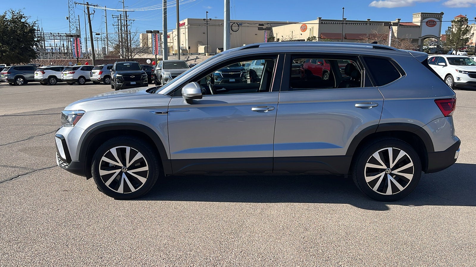 2023 Volkswagen Taos SE