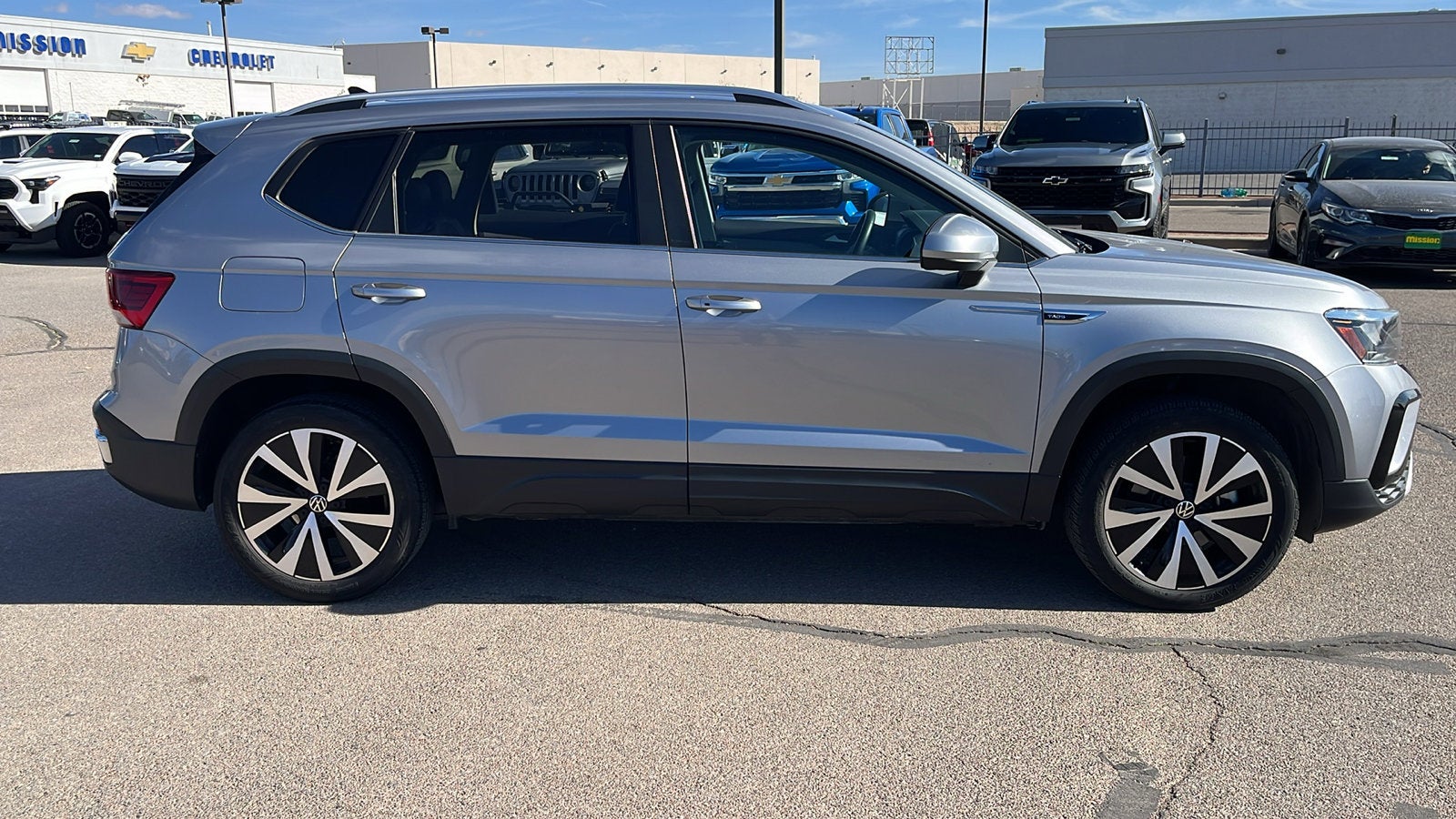 2023 Volkswagen Taos SE