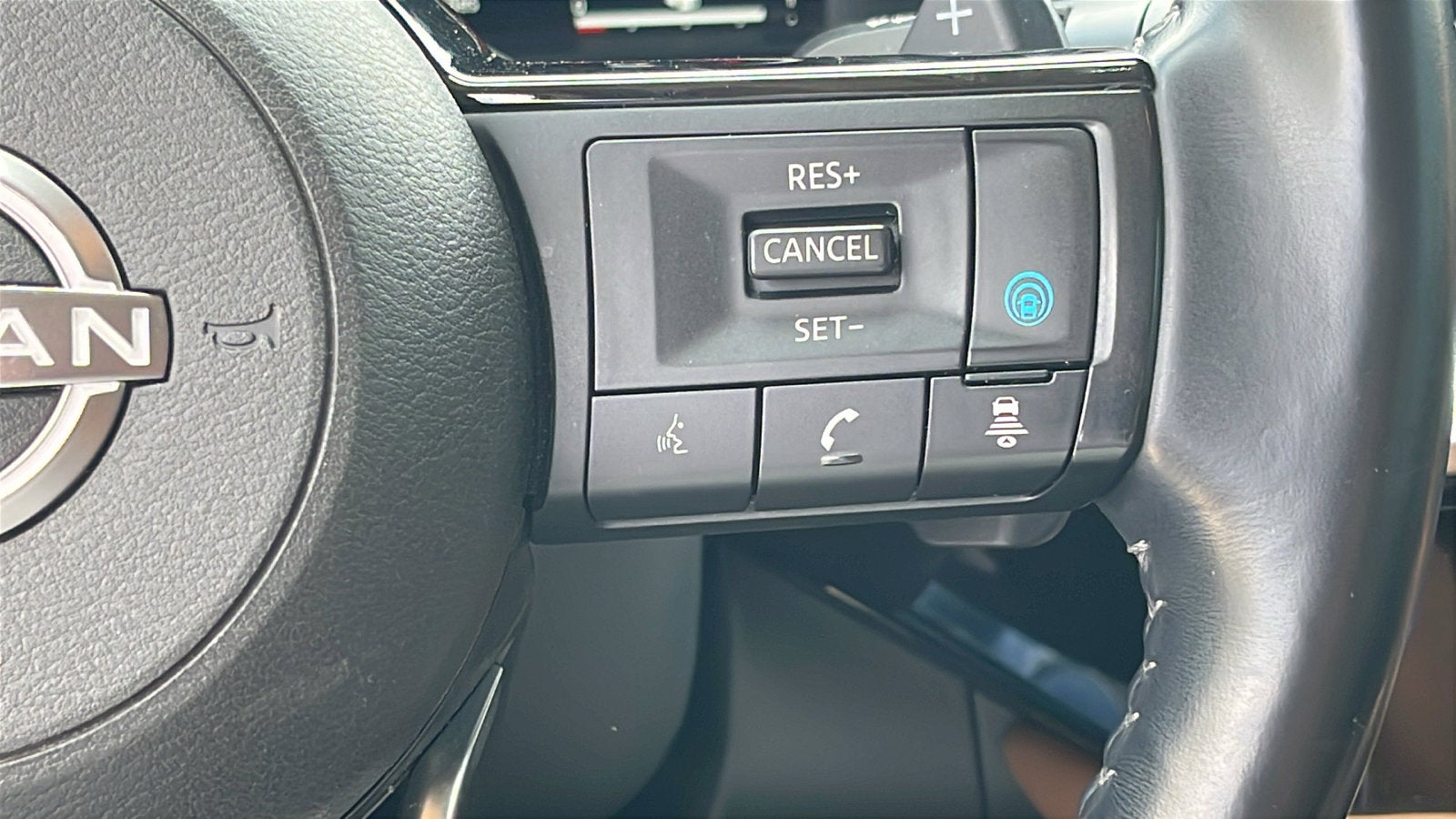 2022 Nissan Pathfinder Platinum 2WD
