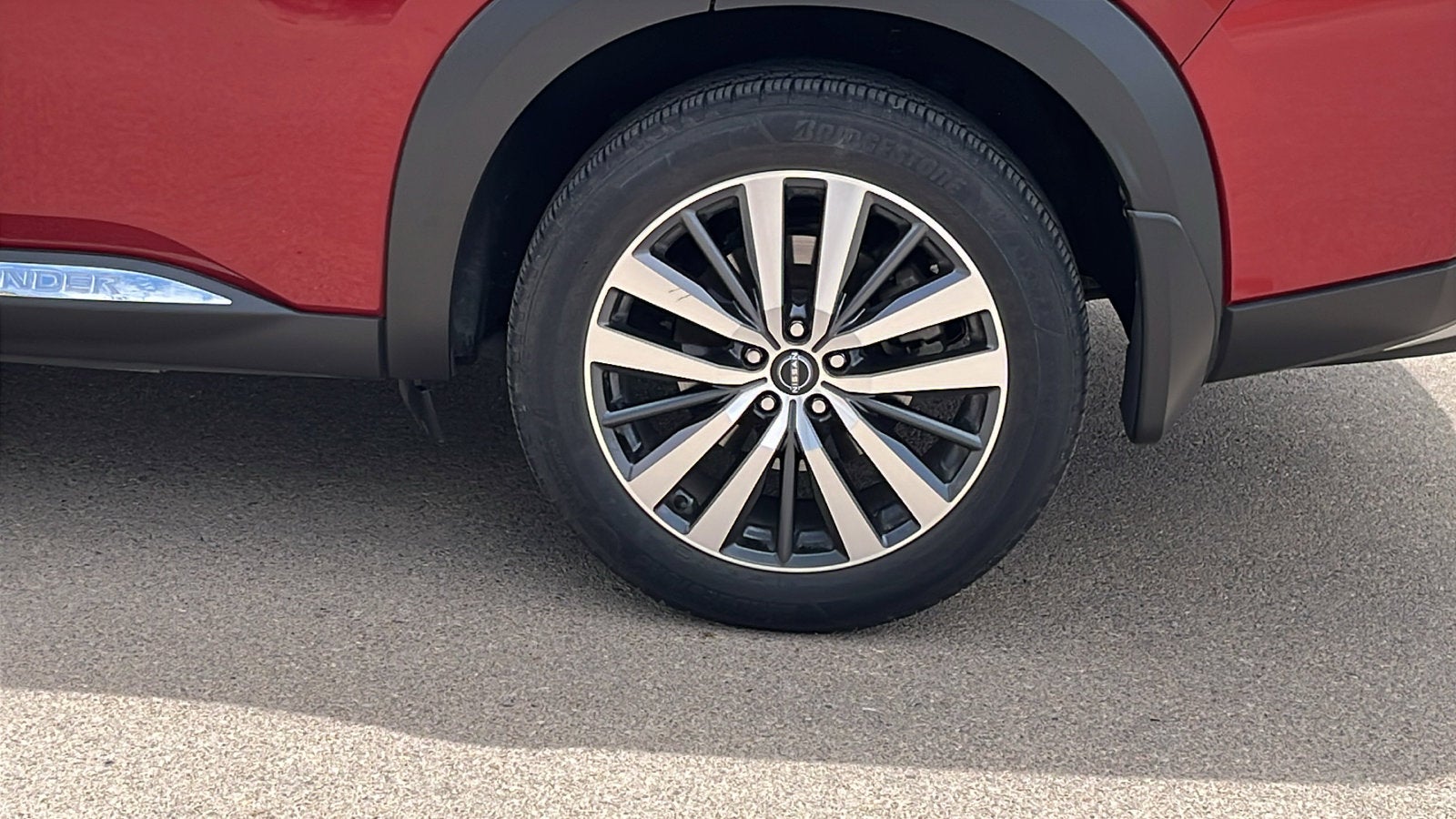 2022 Nissan Pathfinder Platinum 2WD