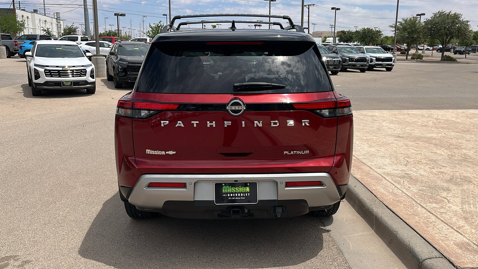 2022 Nissan Pathfinder Platinum 2WD