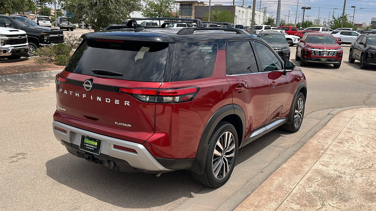 2022 Nissan Pathfinder Platinum 2WD