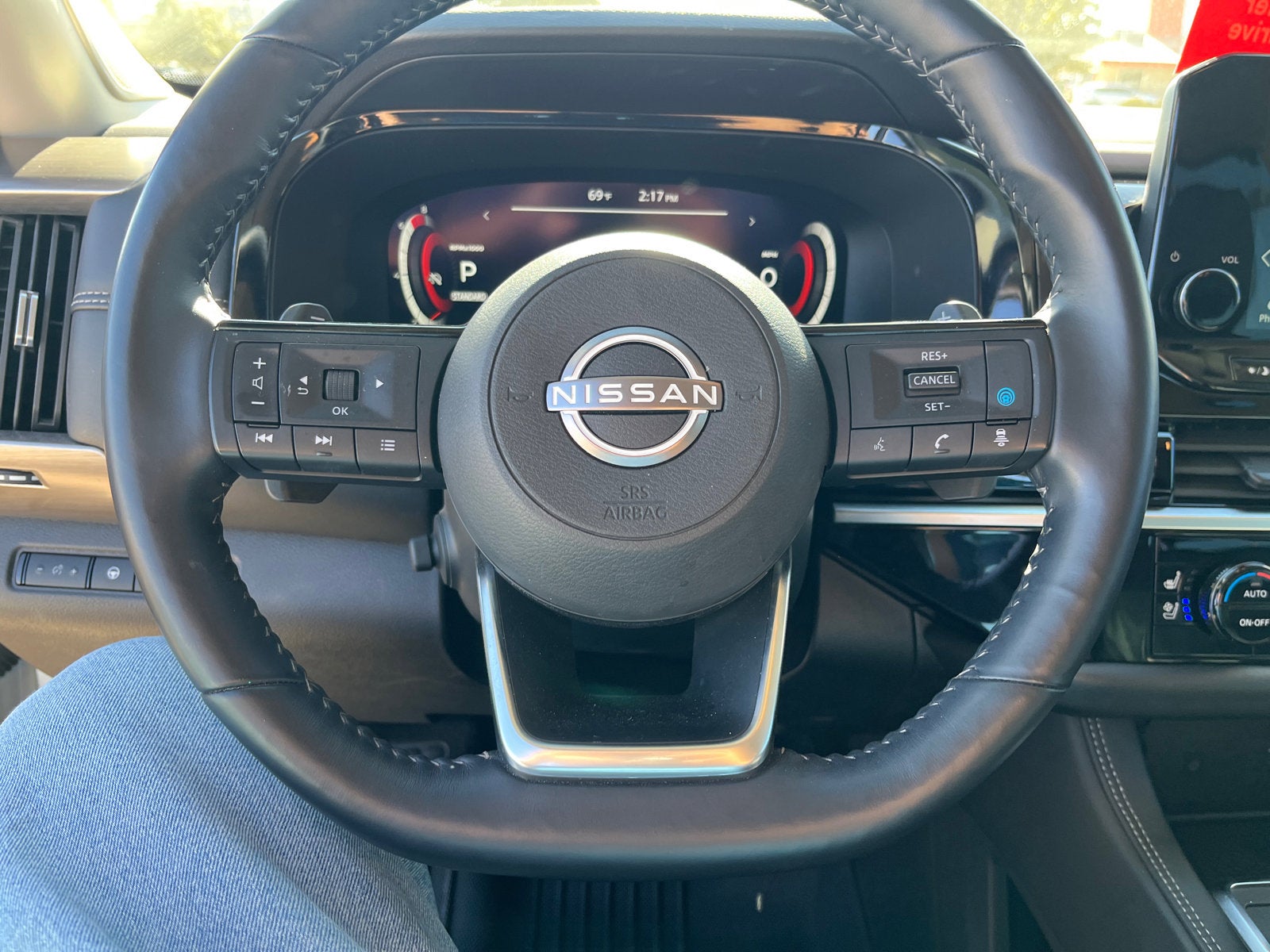 2023 Nissan Pathfinder Platinum