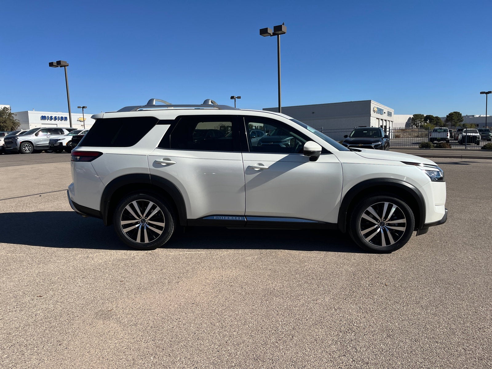 2023 Nissan Pathfinder Platinum
