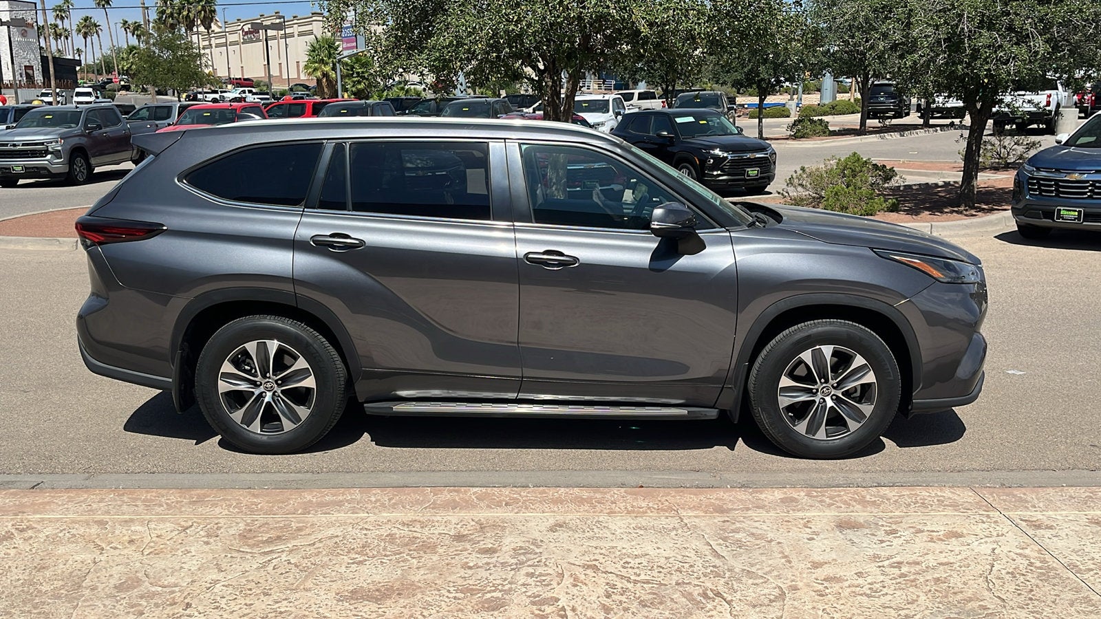 2024 Toyota Highlander XLE