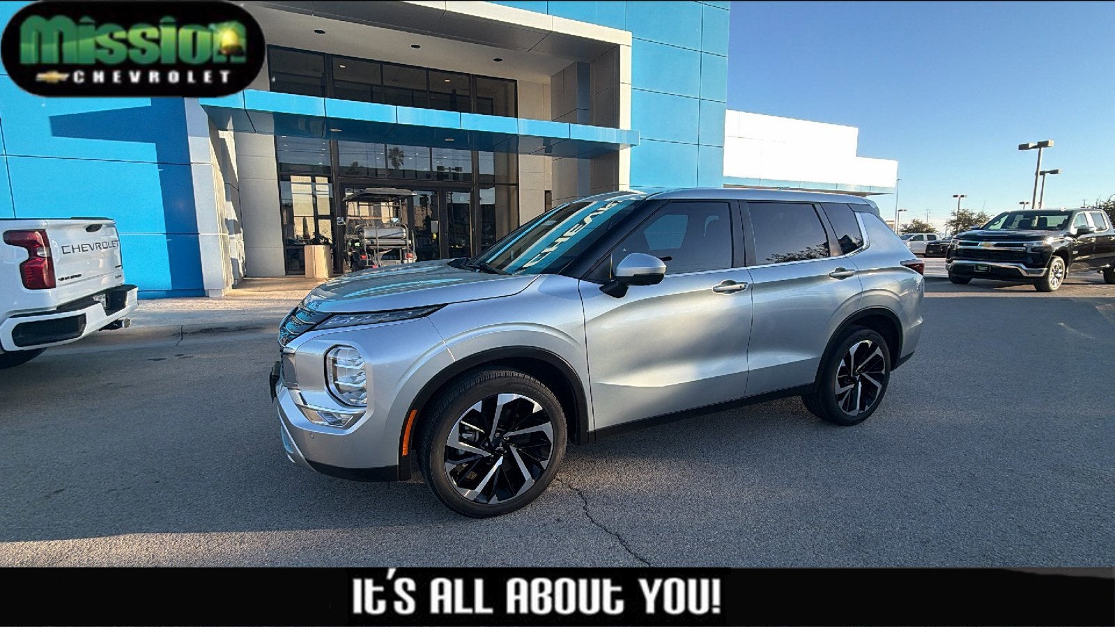 2023 Mitsubishi Outlander SE