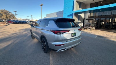 2023 Mitsubishi Outlander SE